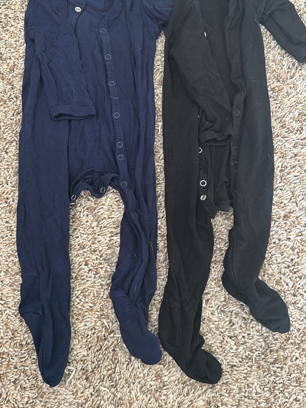 Kyte BABY Navy and Black Footed Pajama Rompers